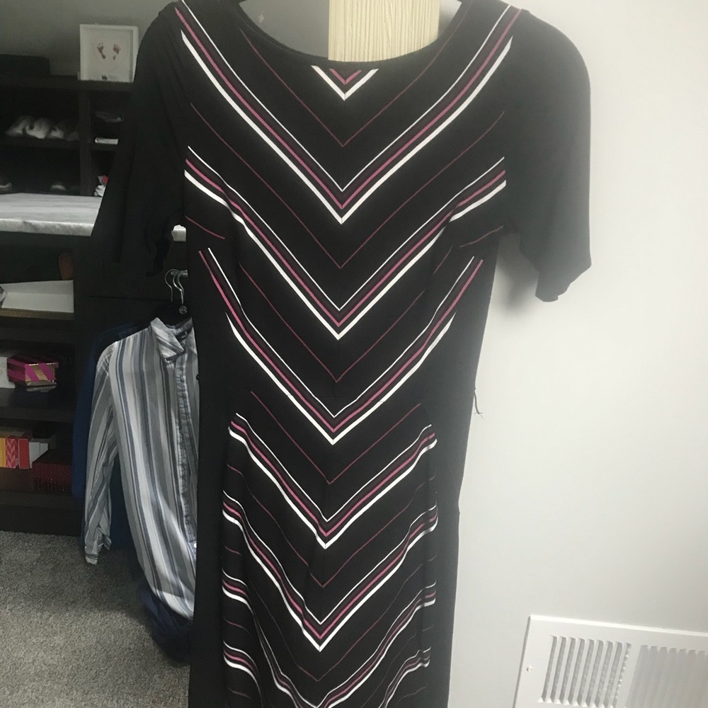 White House black market size 0